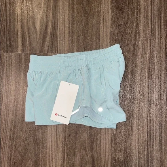 Lululemon Hotty Hot 2.5” Shorts